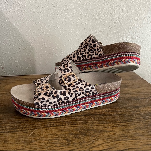 SEVEN DIALS Women's Beverlyn Sandal Slide- Leopard Print Double Buckle Platform - Picture 2 of 8